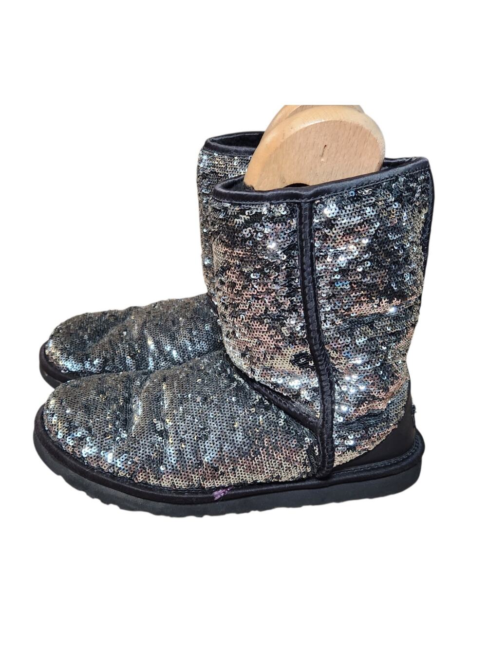 UGG Australia Women’s Sz 8(US) Sheepskin Lined Sequin Sparkle Short Black Boots
